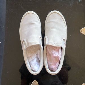 Vans- Classic White Slip On